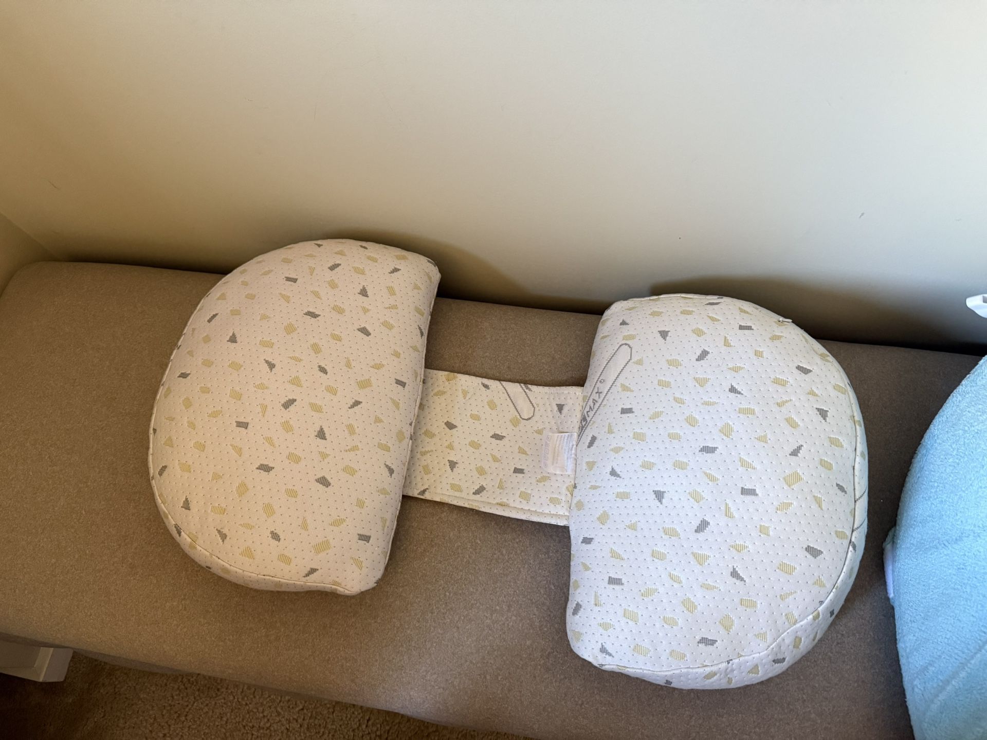 Arch shaped pregnancy cooling pillow