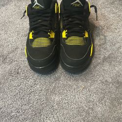 Jordan 4 Yellow Thunders 