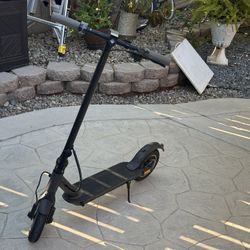Black 1PLUS Electric Scooter for Adults 