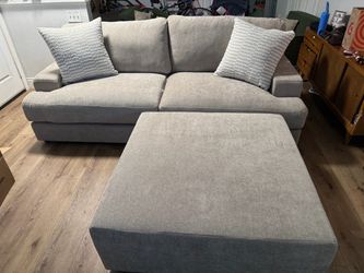 Soda and love seat