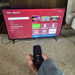 Roku 40’ TCL TV - Great Condition - Fully Functional 