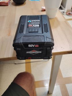 Briggs & Stratton
4.2 stars out of 5 reviews
B&S 82-Volt Max 4.0Ah Lithium-Ion Battery