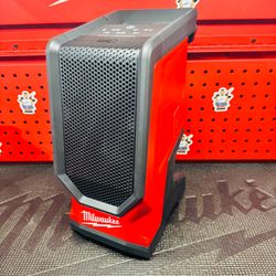 Milwaukee M18 18V Lithium-Ion Cordless Wireless Bluetooth Jobsite Speaker (Tool-Only)