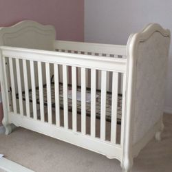 Upholstered Crib 