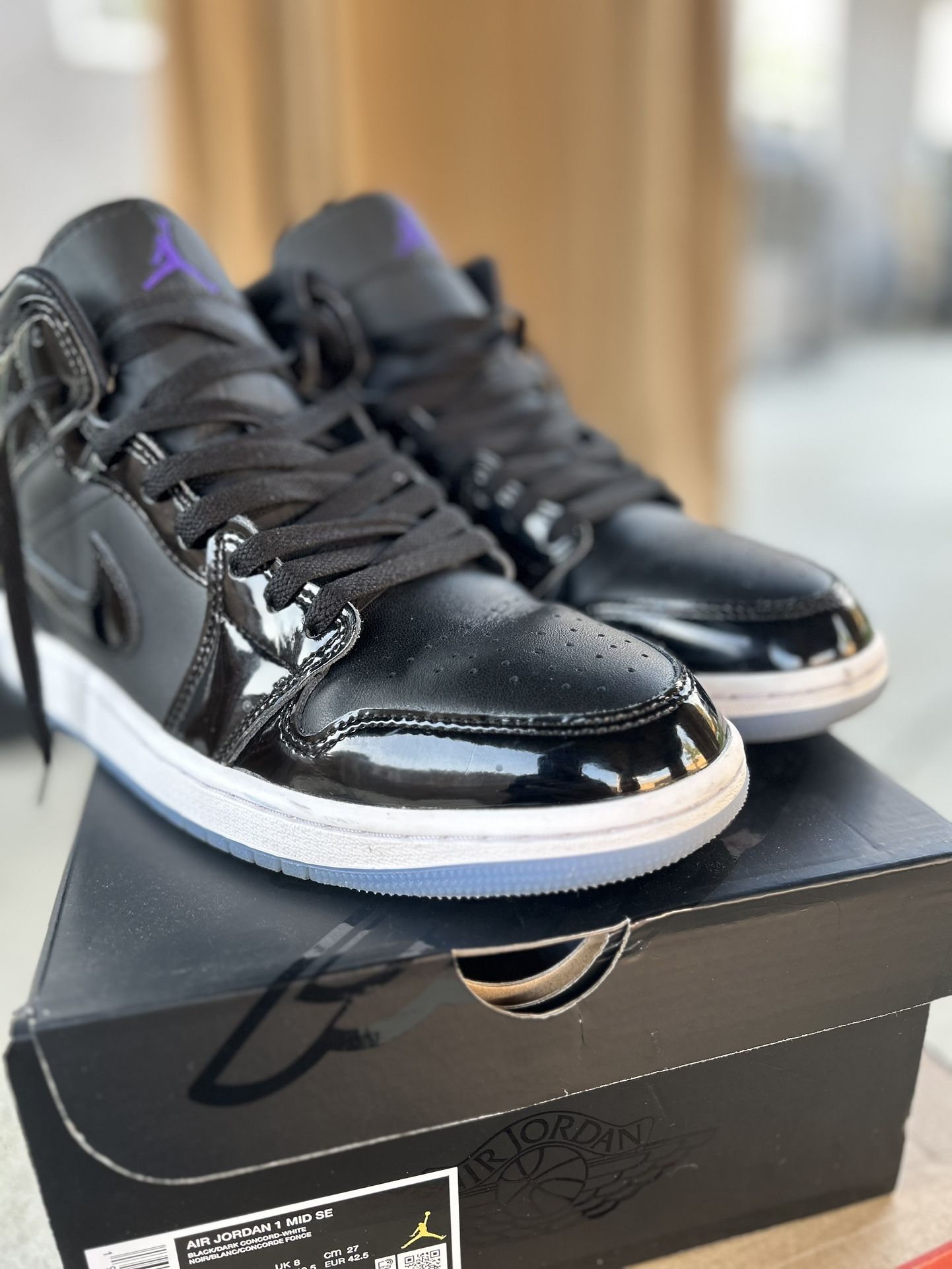 JORDAN 1 MID SE SIZE 9