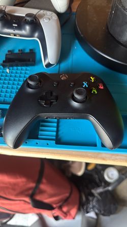 Official Xbox One Wireless Controller - Model 1708 Black