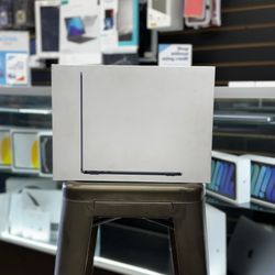 MacBook Air 13in M3 Chip 1TB 