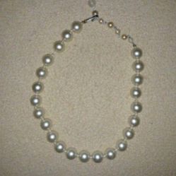 CA. 15” CHOKER COSTUME PEARLS. NECKLACE. VINTAGE.
