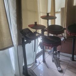 Alexis Nitro Electric Drum Set 