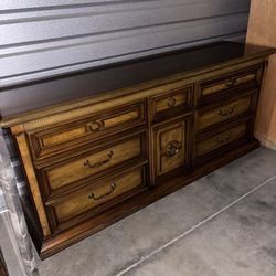 Stanley 6 Foot Dresser 