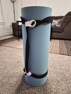 Feetlu Extra Thick Yoga & Exercise Mat (10mm) with Carrying Strap
​Price: $25