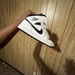 Jordan 1 Black And White High Top