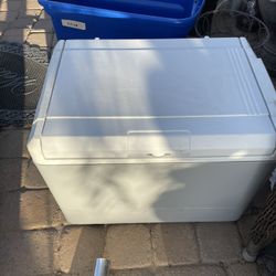 Coleman Plug In Cooler Heat And Cold Oce Chest 