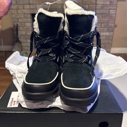 Women’s Sorel Snow and Water Proof Boots Sz 9