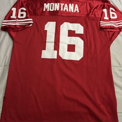 Size 56. :This is a throwback jersey of Joe Montana, a Hall of Fame quarterback who played for the San Francisco 49ers. 