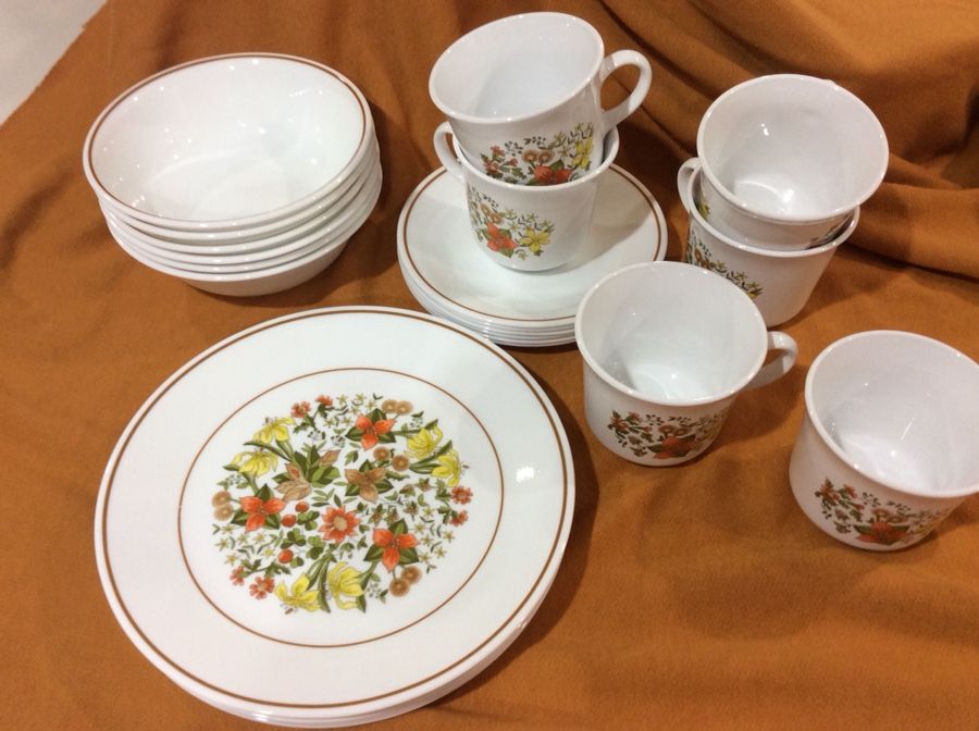 Venta juego de vajilla Corelle, no se rompe y sirve en el horno, para seis personas, tasas, platicos, platos de sopa y platos llano 24 piezas