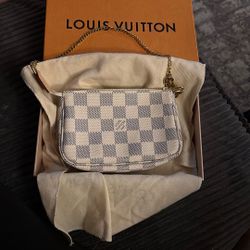 Louis Vuitton 