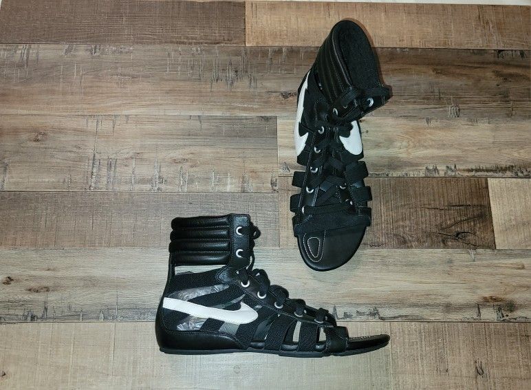 Nike Women's Sz 9 Gladiator Sandals Lace-up Shoes EXCELLENT CONDITION Price Is Firm Cash Only