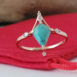 14k Rose Gold Turquoise and Diamonds Ring Size 7.5 Solid Gold!/ Anillo de Oro Rosado con 1 Turquesa y Diamantes! 👌🎁Post Tags: Anillo de Oro
