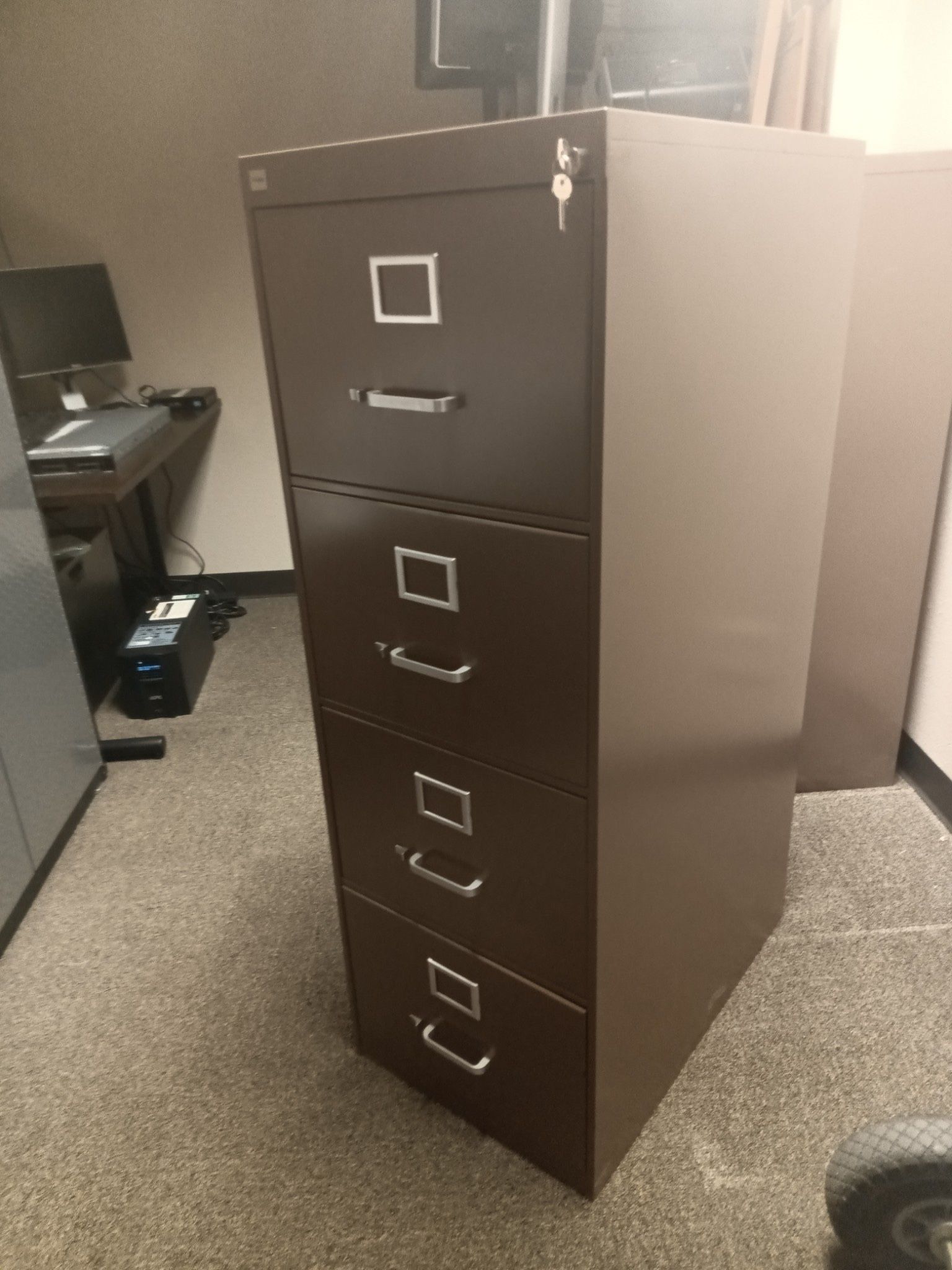 Holga 5-Drawer Filing Cabinet W/ Lock & Keys!
