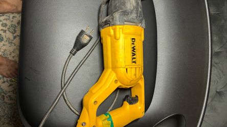 DeWalt reciprocating saw DWE304