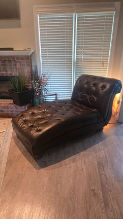 Chaise Lounge