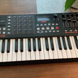 AKAi  Professional MPK 249