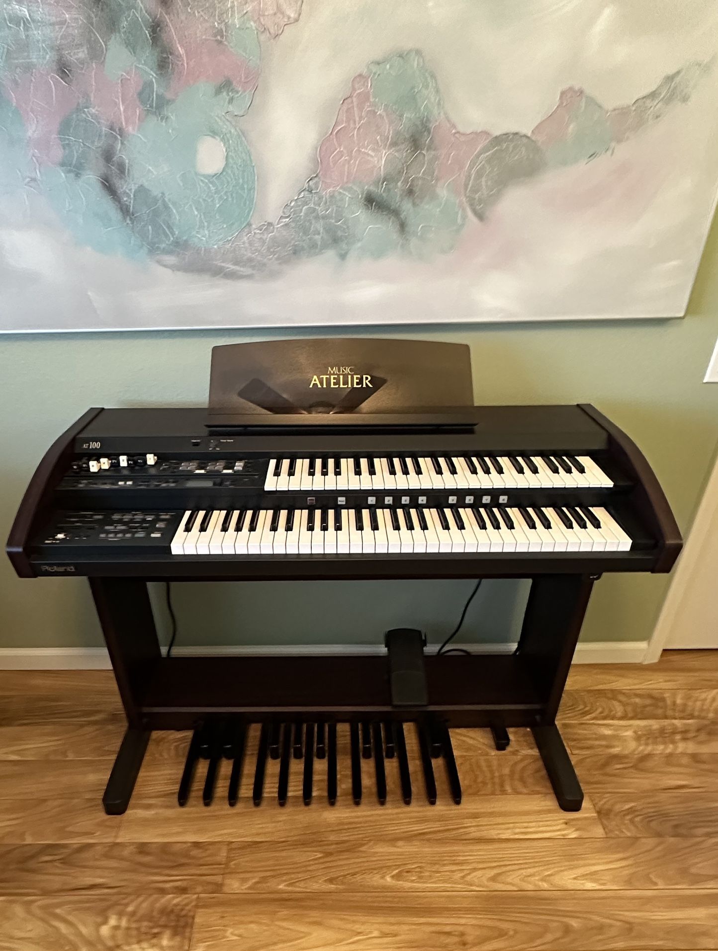 Roland Atelier AT-100 Organ & Bench
