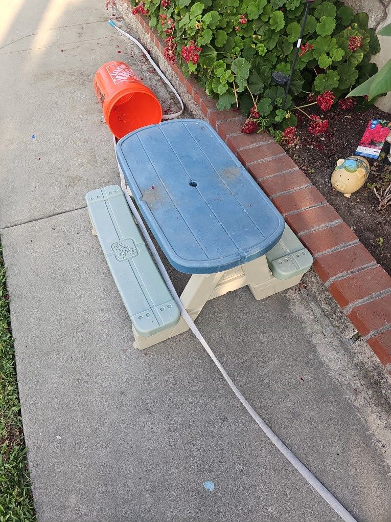 Free Outdoor Kids Picnic Table