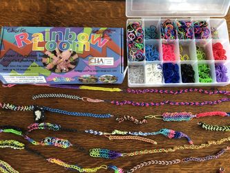 Rainbow Loom with rubber bands and case