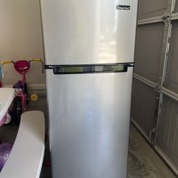 Mini Fridge & Freezer