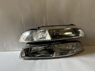 Chrysler Cirrus Headlight Year 95-00