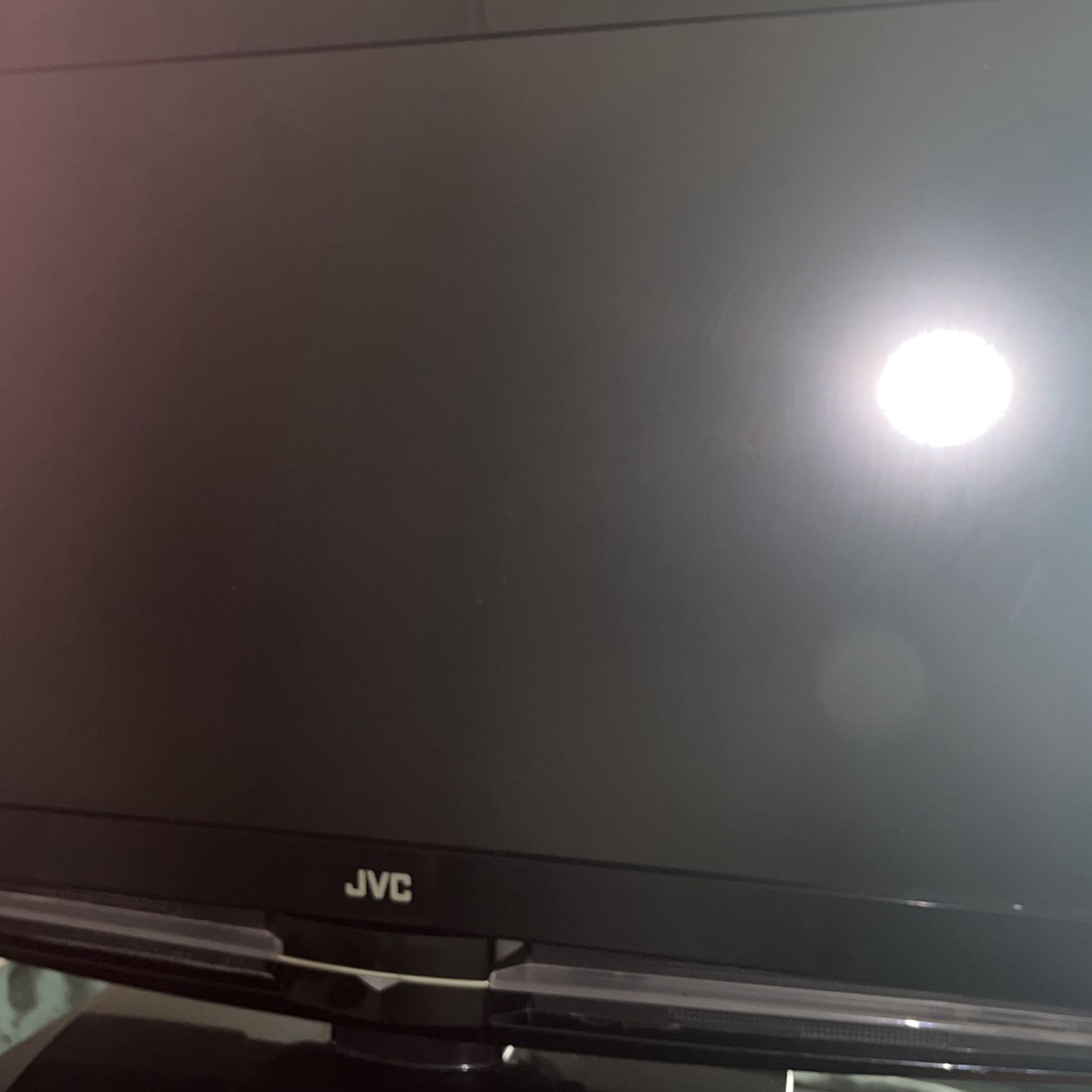 JVC 32” LCD TV