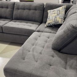 AP🎉 2 Piece Sectional Couch With Chaise// Fast Delivery - Financing 