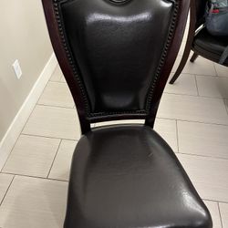 6 Dining Chairs - FREE