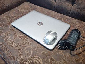 Laptop HP-15 ProBook 450 G4-CORE i5-8gb ram -256gb HD SSD solid-go-od for stud-ents.