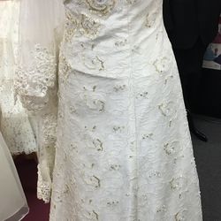 🌺BEAUTIFUL BRAND NEW WEDDING DRESS