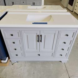 48 in. W x 22 in. D in Gray Single Bath Vanity with Marble Top in White $699 