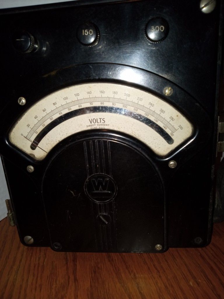 Vintage 1950s Old Time Westinghouse Bakelite Analog Meter. $60f