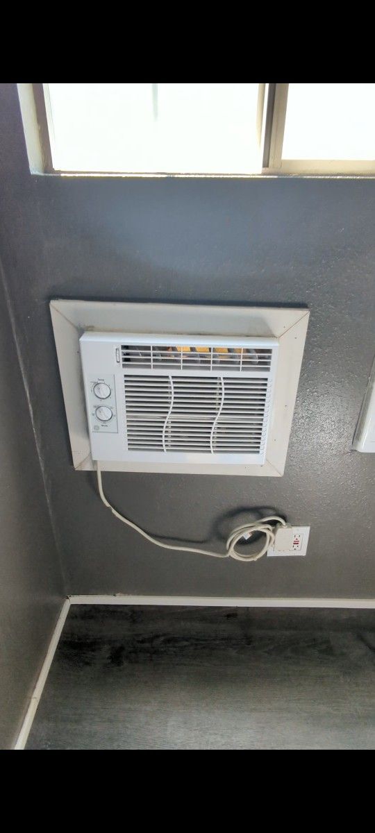 5000 BTU AC Unit