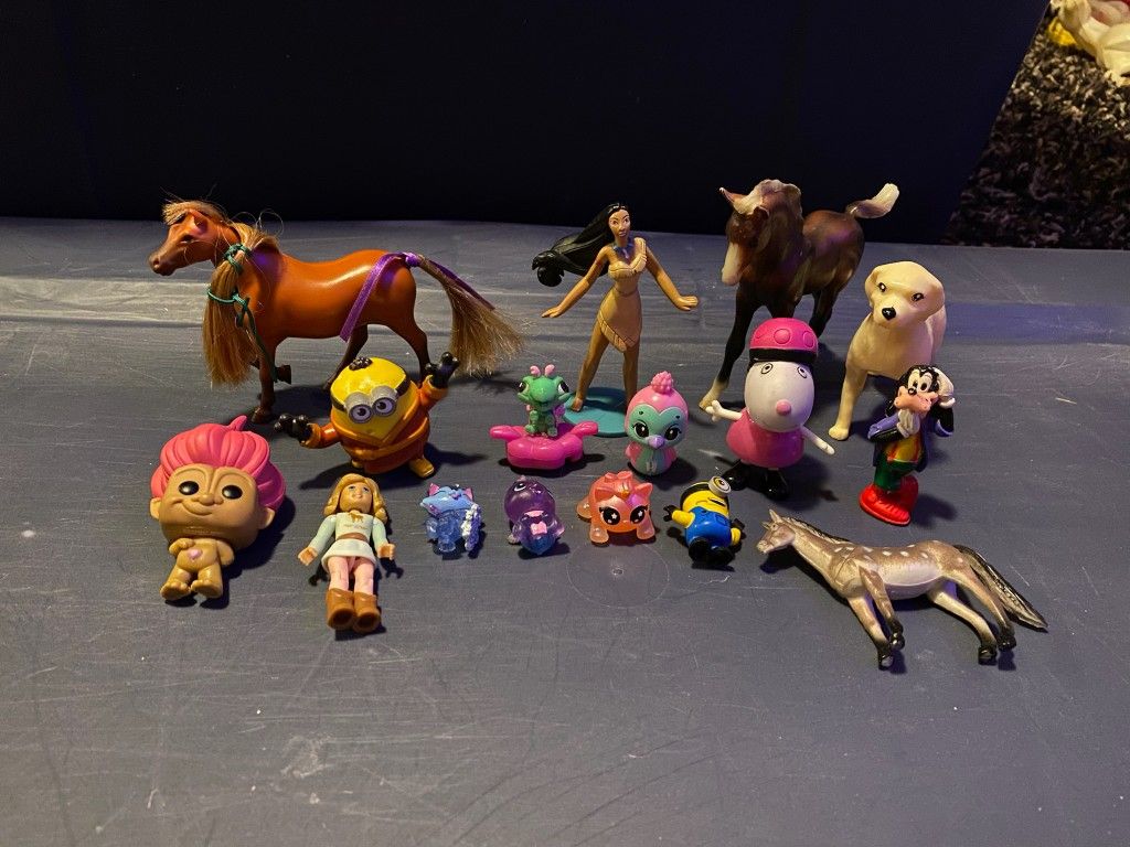 Lot of toys - horses, Disney, LPS, Hatchimals and more $10