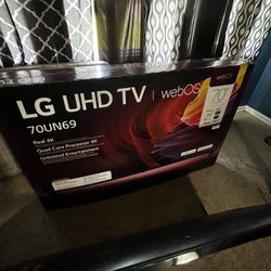 LG 70” HD Smart Television (Broken Screens)