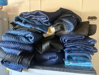 MOVING BLANKETS! Quantity of 20