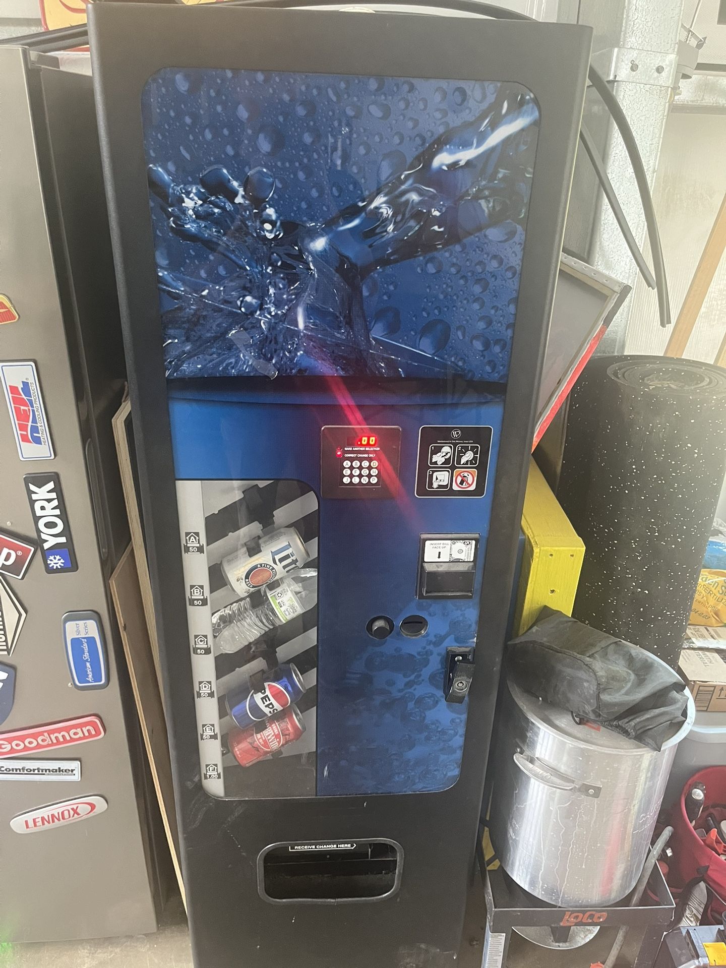 CB300-SA 3179 Vending Machine