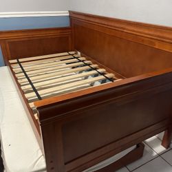 Wood Day Bed