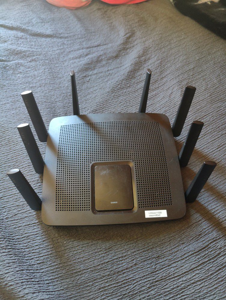 AC5400 Linksys Gigabit WiFi Router Tri Band its a big router
