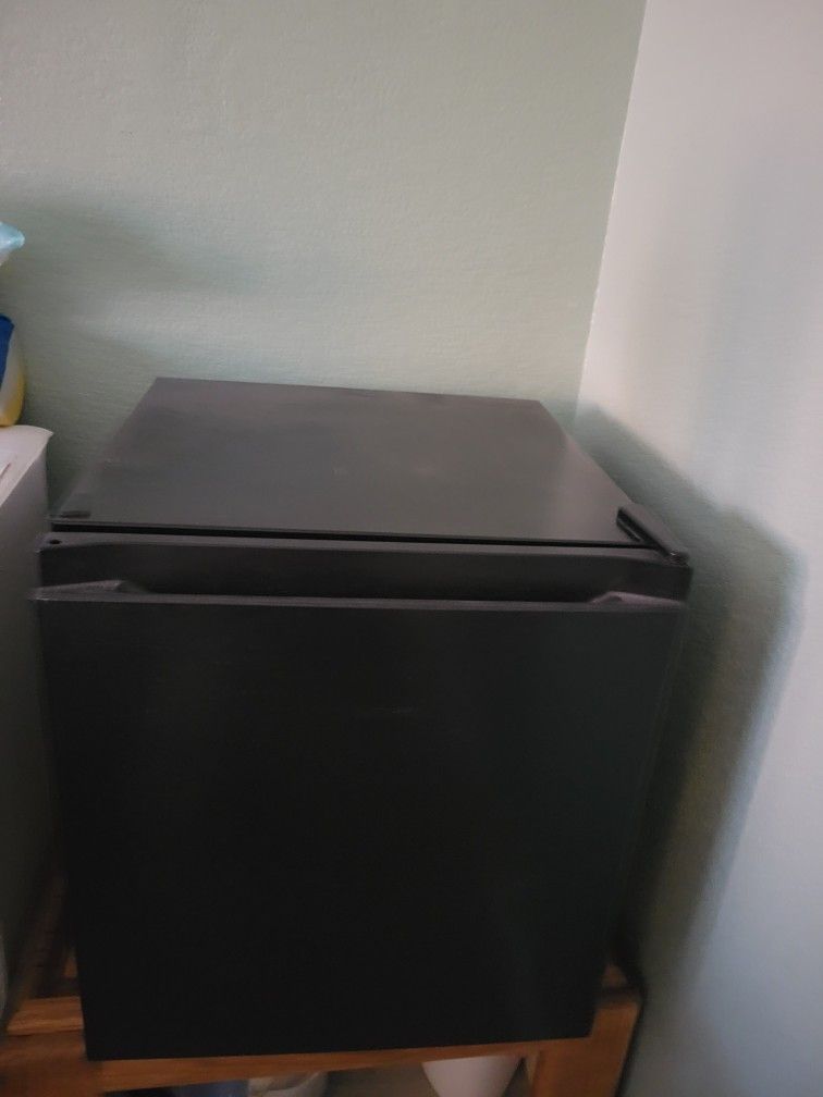 Smsll Refrigerator