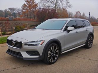 2025 Volvo V60 Cross Country