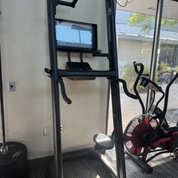 CLMBR - Gym equipment, exercise machine