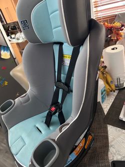 CAR SEAT